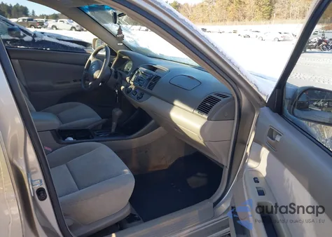 2002 Toyota Camry Le from USA, damaged, VIN 4T1BE32K72U584561